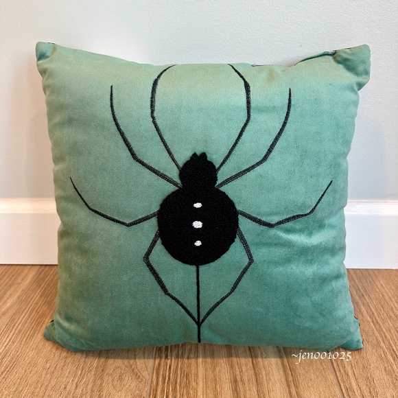 Halloween Reversible Velvet Spider Throw Pillow Turquoise Green - Hyde & EEK! - Picture 5 of 14